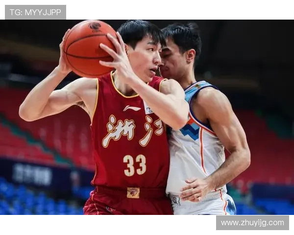 成都篮球队在邀请赛中以85分稳居积分榜首位，展现强劲实力